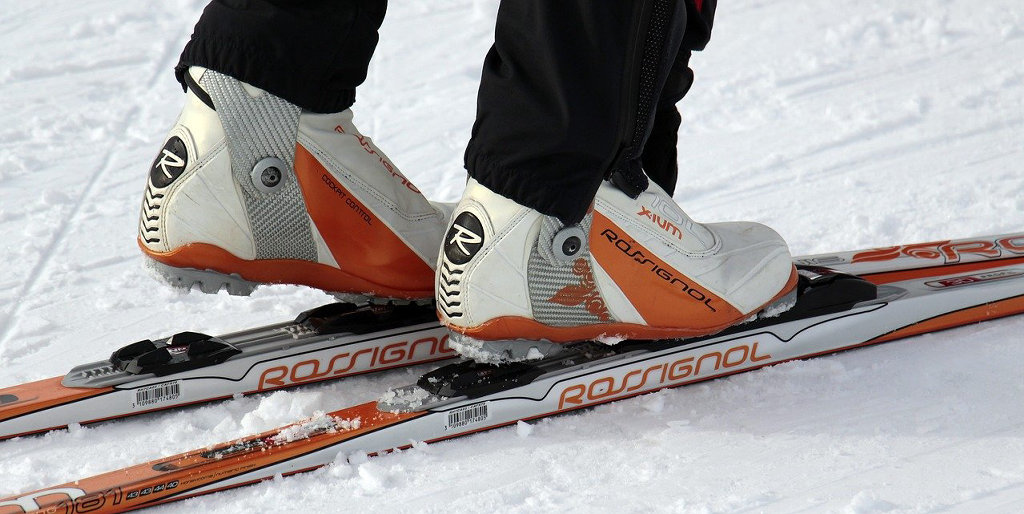 cross-country-skiing-3020748_1280.jpg