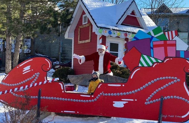 Santa will be at Kent Park on Dec, 12 and 19, but his sleigh will be parked their throughout the holidays for photos (@downtownhuntsville / Instagram)