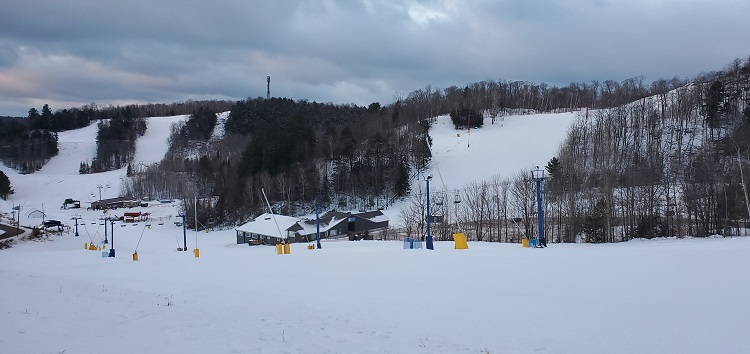 HVHSA awaits skiers early the morning of Dec. 22, 2020. The ski hill will be forced to close for 28 days as of Dec. 26. (Dawn Huddlestone)