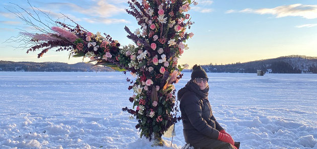‘Floral flash’ installation brings smiles to Dwight Beach visitors