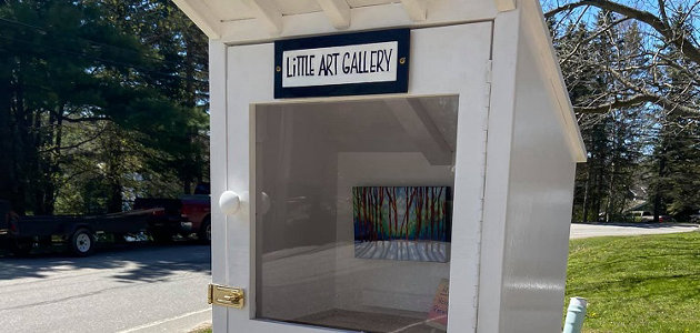 Little art gallery brings joy to a simple stroll