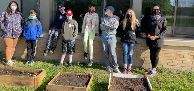 Pine Glen PALS students create Thanksgiving garden with community support
