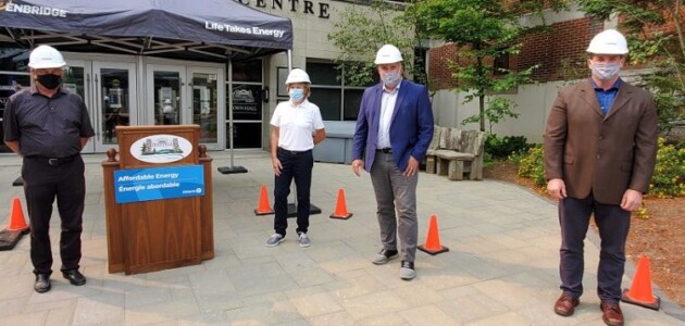 Ontario Energy Minister visits Huntsville to make natural gas expansion official