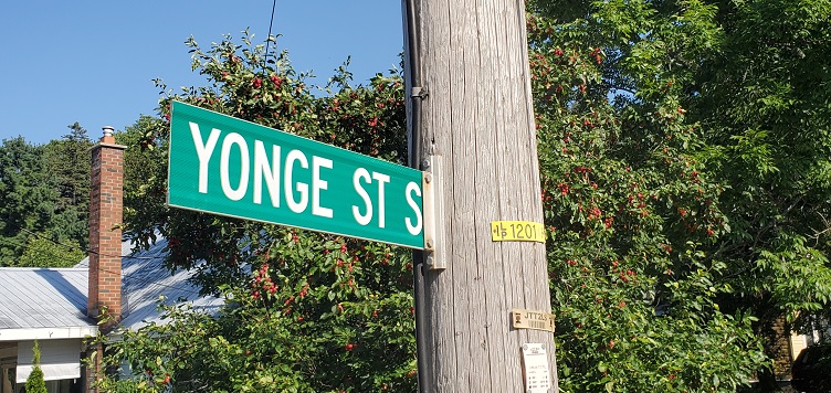Yonge-Street-sign.jpg