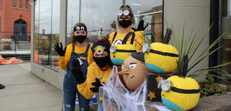 7-Pharmasave-minions.JPG