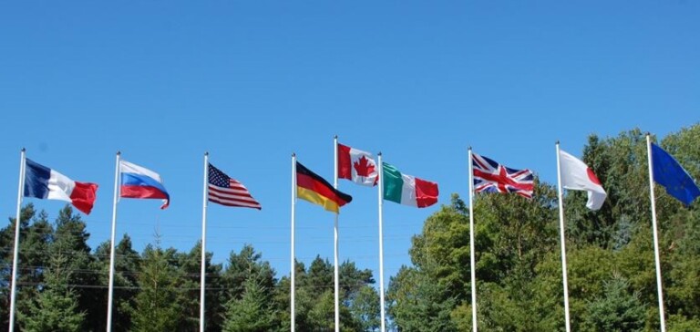 yARRRohs-HwVoSE1o-G8-flags-1-dh-web-768×364.jpg