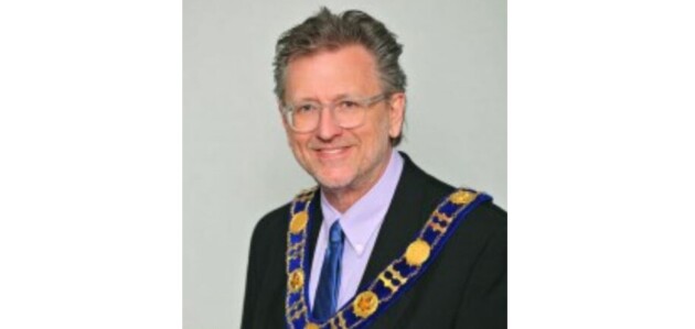 Glover to run for mayor of Lake of Bays again