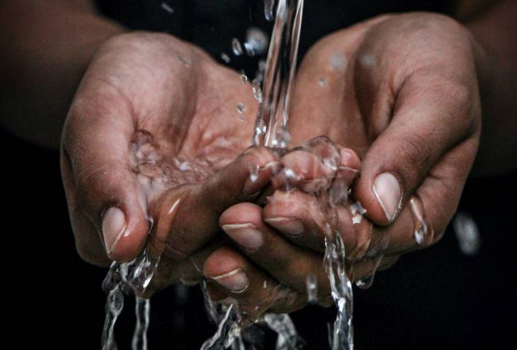 46eMcLTZ-water.jpg