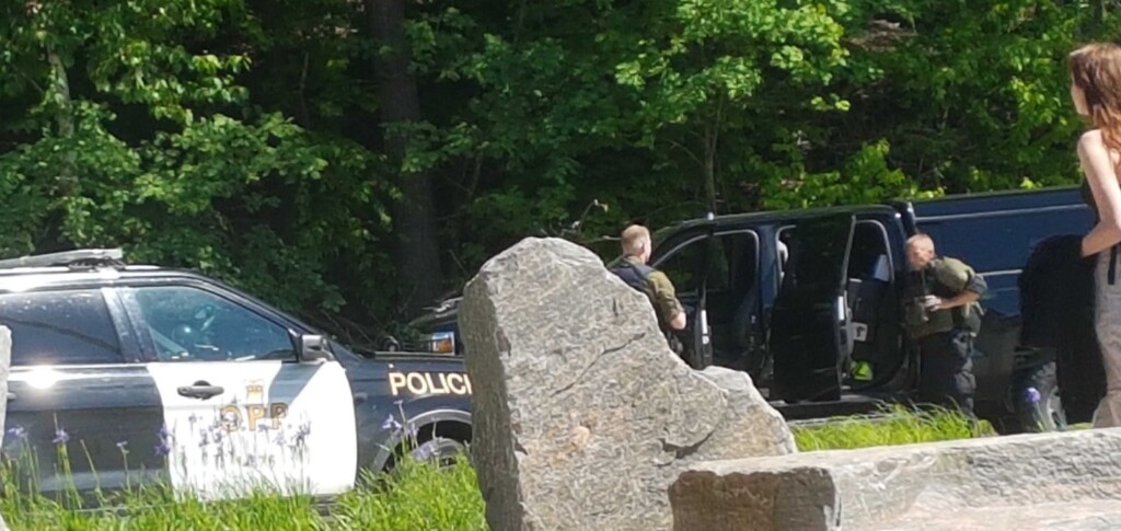 Heavy police presence remained following a hold and secure at Huntsville High School. (Tamara de la Vega)