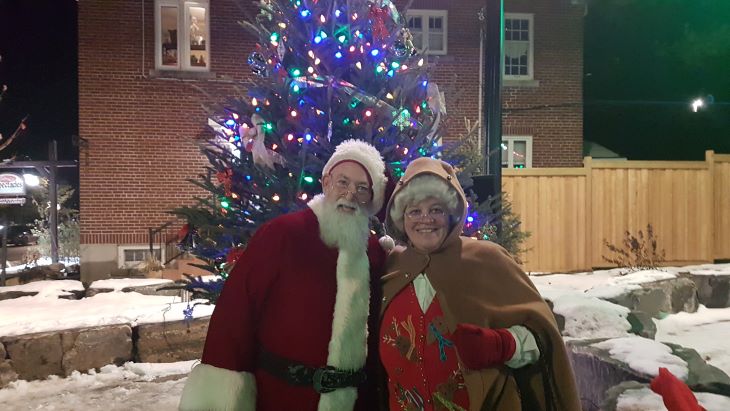 Mr-and-Mrs-Clause.jpg
