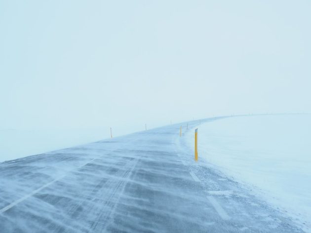 Environment Canada issues a snow squall warning