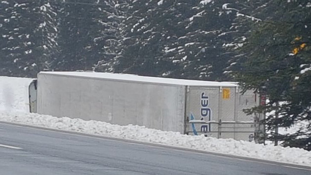 Transport truck to be removed tomorrow, weather permitting: OPP