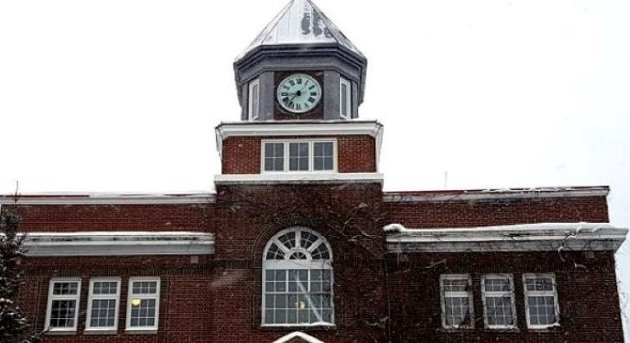 Clock at Town Hall to be replaced with a digital version