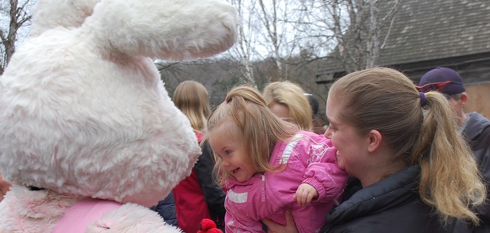 Nutty-Chocolatier-egg-hunt-8-Hayley-Scott-1.5-years-leans-in-for-a-hug-from-the-Easter-bunny.jpg