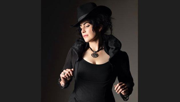 Sound and sight: Christina Hutt–”Soul” Singer
