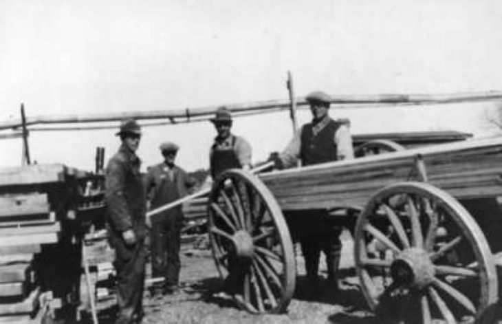 mvVenLu5-Wayback-wooden-cart.jpg