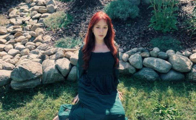 Cassie Bachner defines feeling frozen in time with dreamy single: Frozen