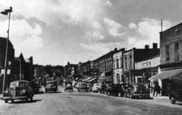 From Wayback Wednesday!: Huntsville’s Main Street | Sponsored by Jamie Lockwood, broker/owner of Sutton Group Muskoka Realty