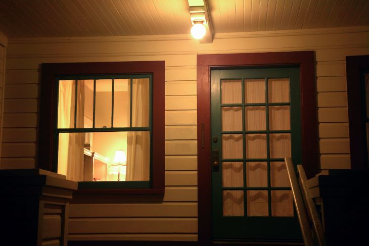 porch-light.jpg