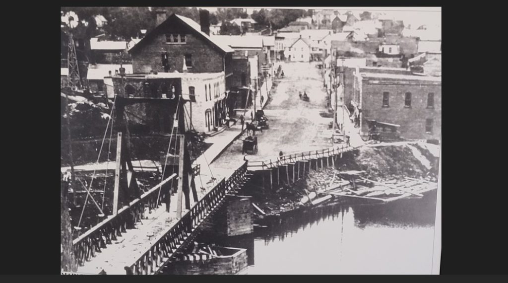 Swing-bridge-1898
