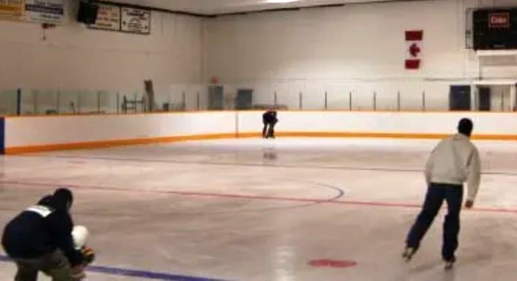 aCEzjIdm-Burks-Falls-arena.jpg