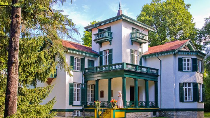 Bellevue-House-parks-Canada.jpg