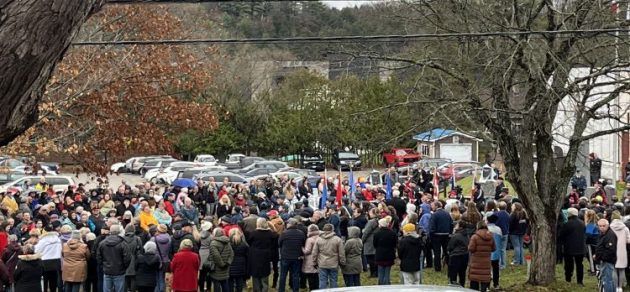 Hundreds gather at Huntsville Cenotaph for Remembrance Day