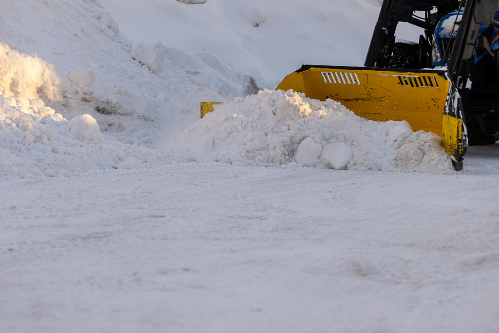 snow-moving.jpg