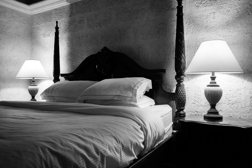 motel-room.jpg