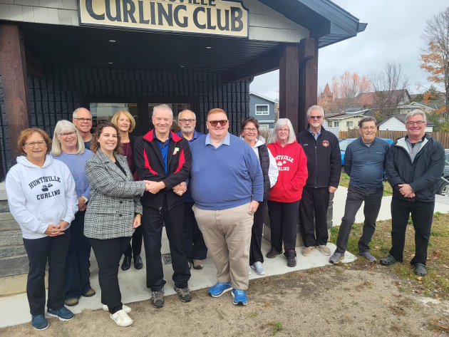 Huntsville Curling Club celebrates a $200,000 Trillium capital grant