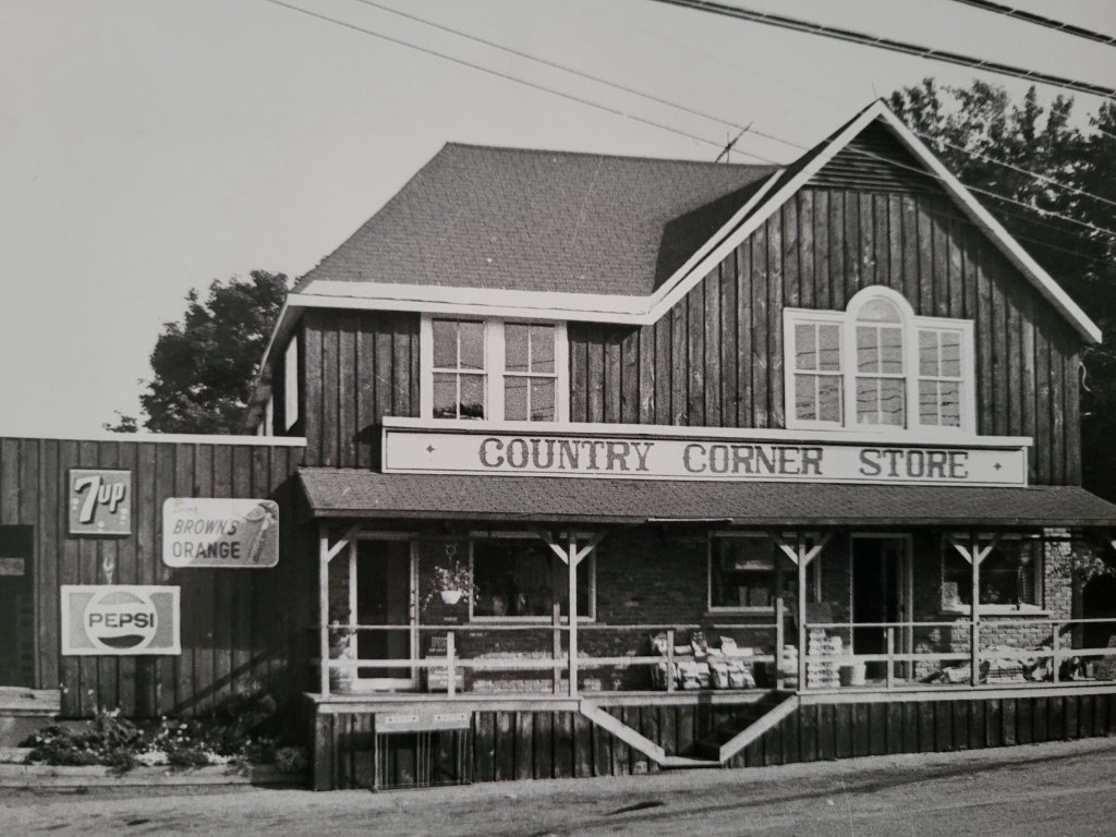 dlMDyH15-Country-Corner-Store.jpg