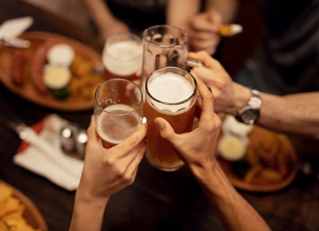 Last call for licensed establishments in Ontario extended to 4 a.m. during FIFA World Cup