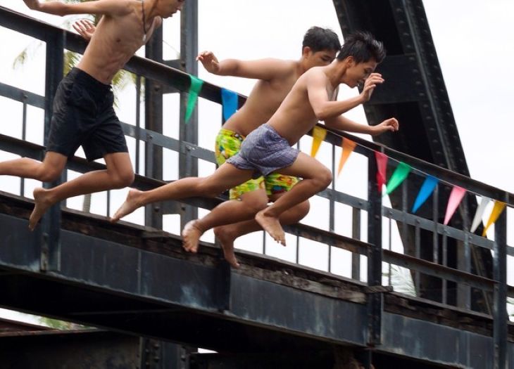 OPP advises of the dangers of jumping from bridges into waterways